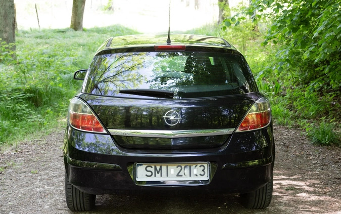 Opel Astra cena 18000 przebieg: 169900, rok produkcji 2008 z Orzesze małe 379